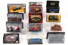 Lot 31 - DIVERS (12)