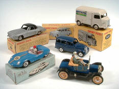 DINKY TOYS & DIVERS (6)