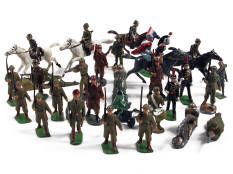FIGURINES DIVERSES (35)