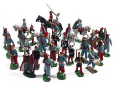 FIGURINES DIVERSES (36)