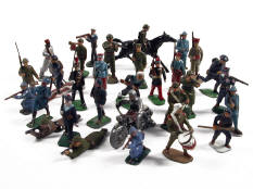 FIGURINES DIVERSES (32)