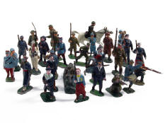FIGURINES DIVERSES (30)