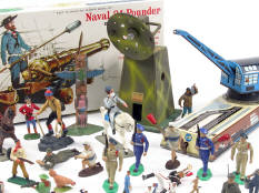FIGURINES DIVERSES (51)
