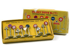 DINKY TOYS GB (1)
