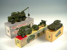 DINKY TOYS DIVERS (3)