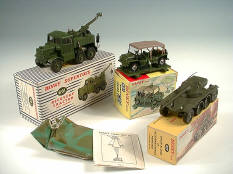 DINKY TOYS DIVERS (3)