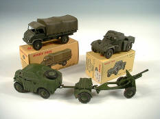 DINKY TOYS DIVERS (3)