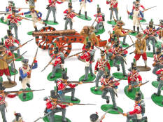 FIGURINES DIVERSES (45)