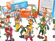 FIGURINES DIVERSES (52)