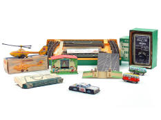 HORNBY 'HO' & DIVERS (9)