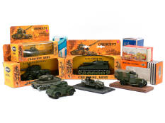 CRESCENT TOY & DIVERS (7)