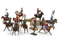 FIGURINES DIVERSES (15)