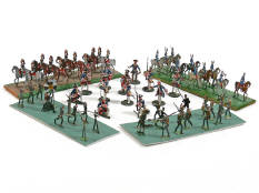 FIGURINES DIVERSES (60)