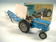 CORGI TOYS (2)