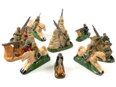 FIGURINES en composition (11)