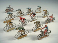 FIGURINES en fonte d'aluminium (1)
