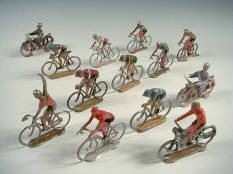 FIGURINES en fonte d'aluminium (1)
