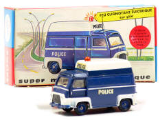 C.I.J. (FRANCE) (1)