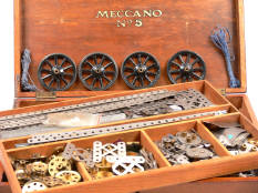 MECCANO (1)