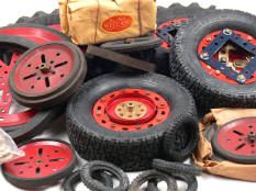 MECCANO (1)