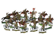 FIGURINES DIVERSES (24)