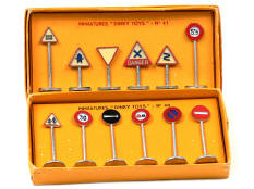 DINKY TOYS (FRANCE) (2)