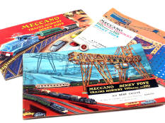 MECCANO & DINKY TOYS (4)