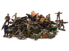 FIGURINES DIVERSES (60)