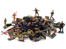 FIGURINES DIVERSES (60)