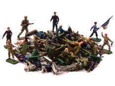 FIGURINES DIVERSES (60)