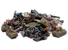 FIGURINES DIVERSES (1)