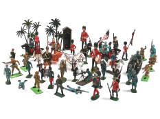 FIGURINES DIVERSES (51)