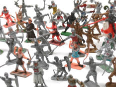 FIGURINES DIVERSES (1)