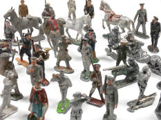 FIGURINES DIVERSES (1)