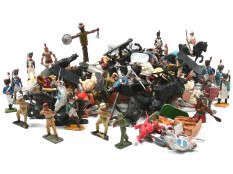 FIGURINES DIVERSES (1)