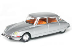 UNIVERSAL HOBBIES (CHINE) (1)