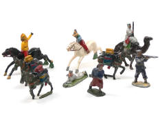 FIGURINES DIVERSES (15)