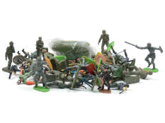 FIGURINES DIVERSES (55)