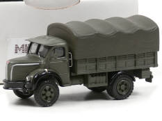 PARADE (FRANCE) (1)