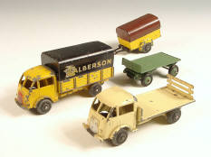 DINKY TOYS (4)