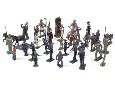 FIGURINES DIVERSES (36)