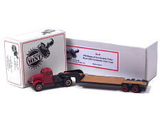 US. MODEL MINT (USA) (2)