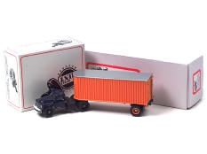 US. MODEL MINT (USA) (2)