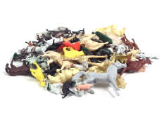 FIGURINES DIVERSES (1)