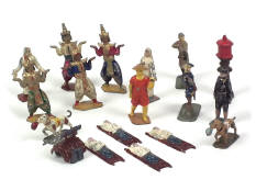 FIGURINES DIVERSES (18)