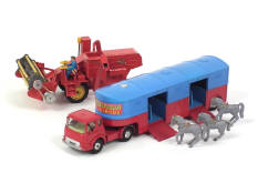 CORGI TOYS (GB) (2)