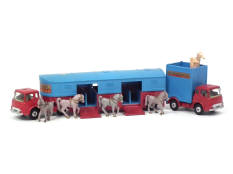 CORGI TOYS (GB) (2)