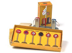 DINKY TOYS (FRANCE) (2)