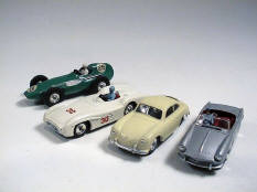 DINKY TOYS (GB) (4)