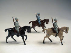 FIGURINES en étain soufflé (3)